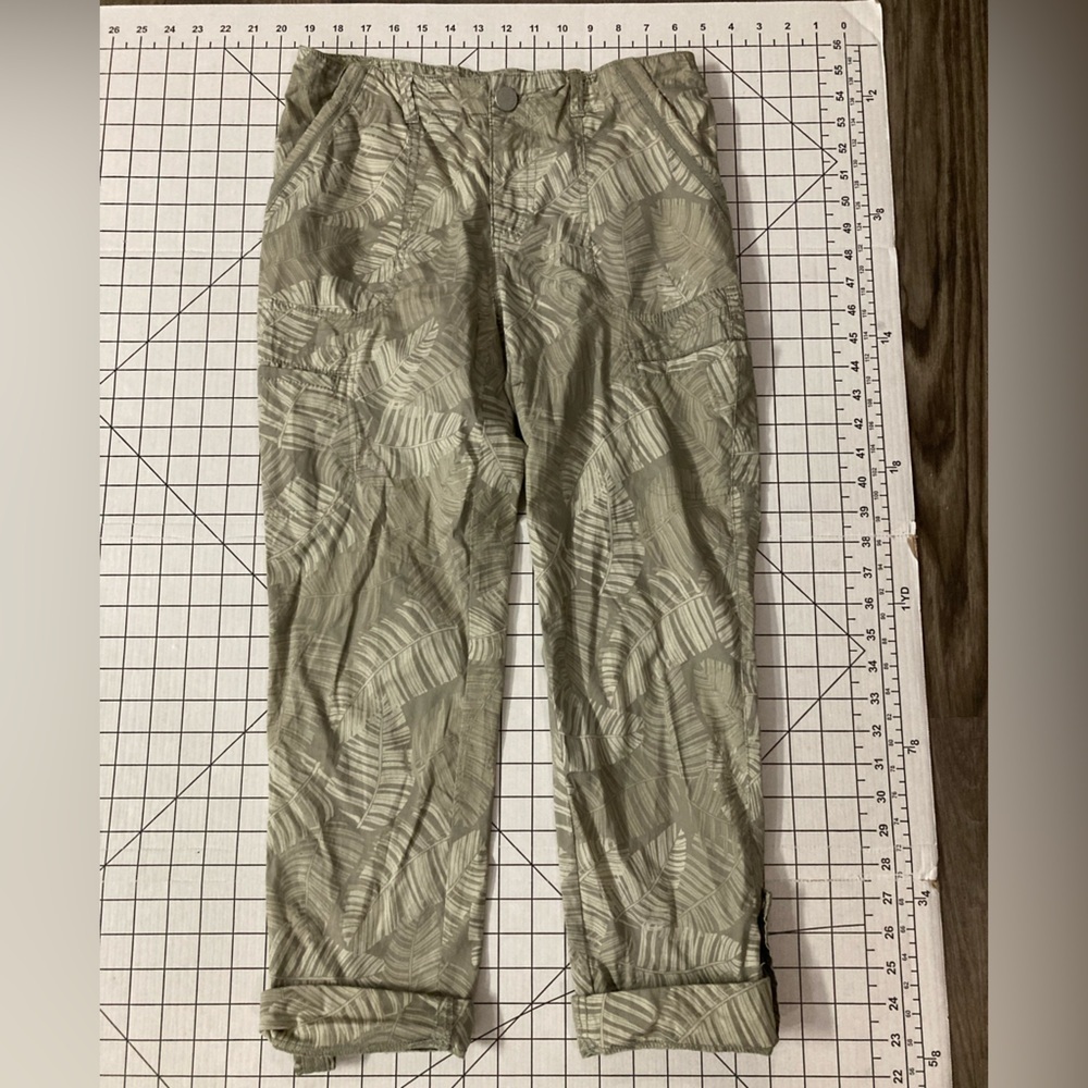Democracy Size 2 Army Green Palm "Flex-Ellent" Cotton Roll Tab Leg‎ Pants